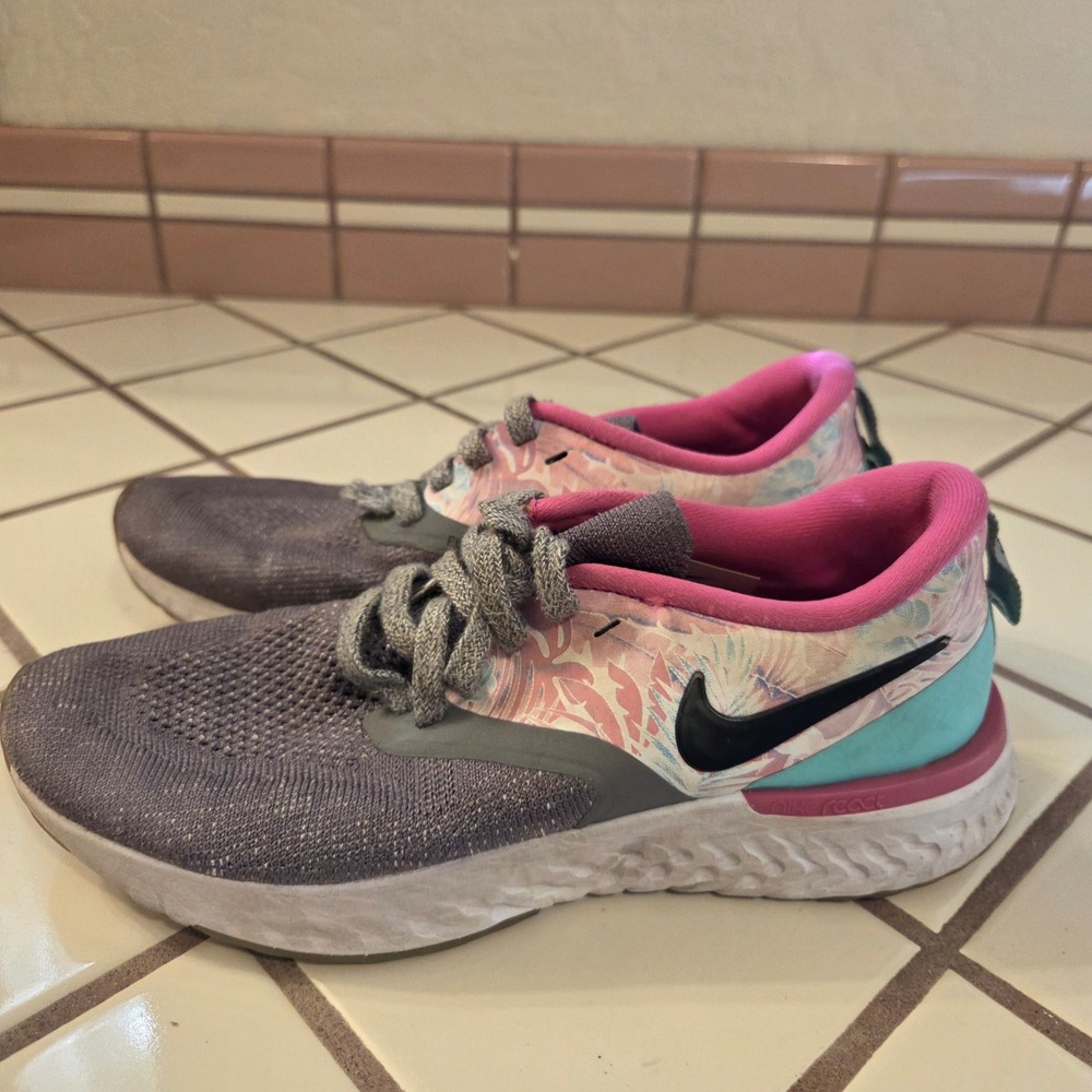 Nike Odyssey React Flyknit 2 Floral Grey Pink Blue CI7578-001 Womens Size 6